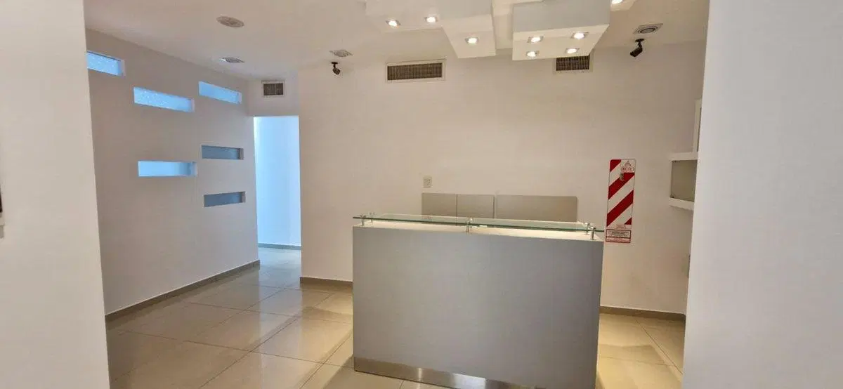 ALQUILER OFICINAS/CONSULTORIOS  - CIPOLLETTI 2