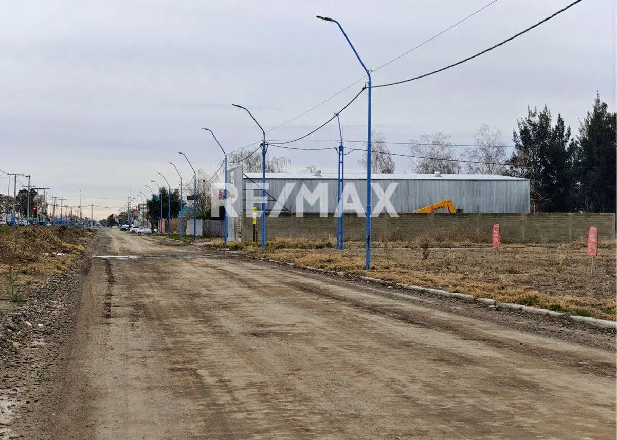 TERRENO COMERCIAL EN VENTA- FRENTE RUTA 22- ROCA 8