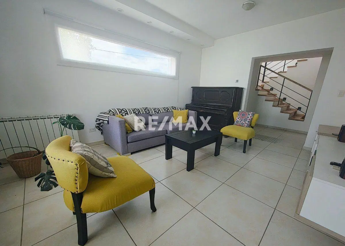 ALQUILER CASA GERENCIAL, EX ZONA PEAJE CENTENARIO 4