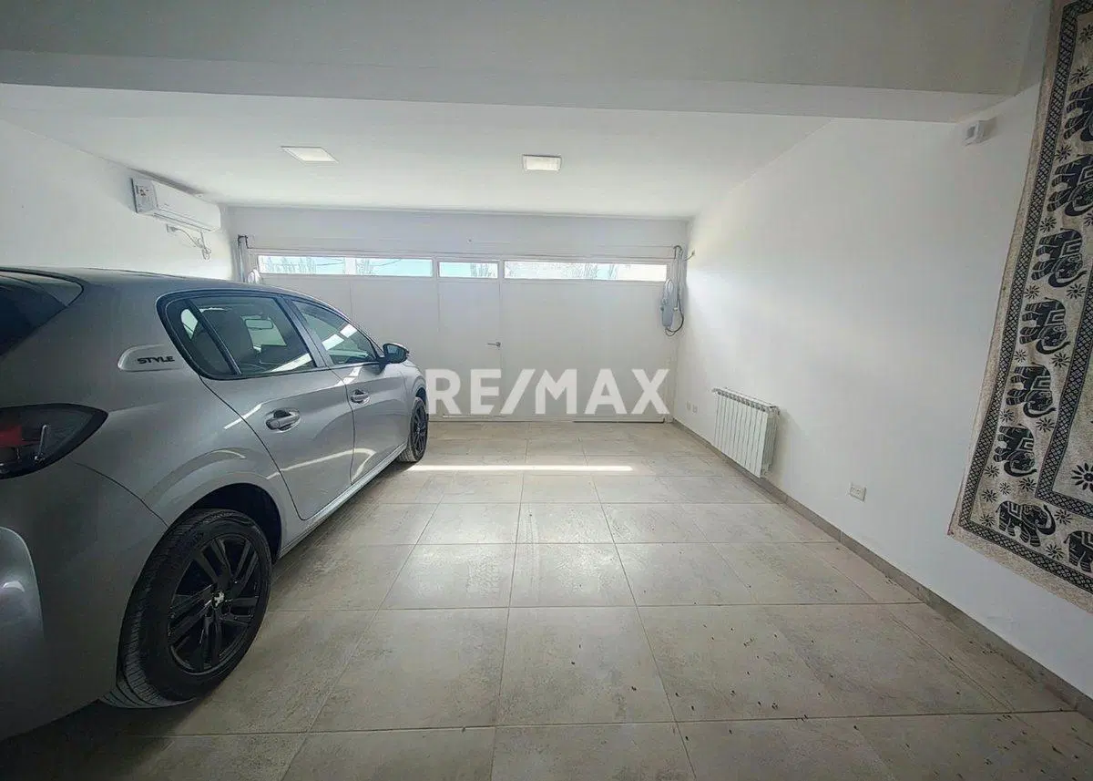 ALQUILER CASA GERENCIAL, EX ZONA PEAJE CENTENARIO 8