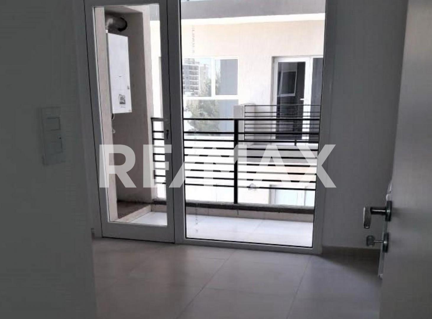 Foto de VENTA DEPTO 2 DORM C/COCHERA Y BAULERA EDIF ELIO 7, imagen 2