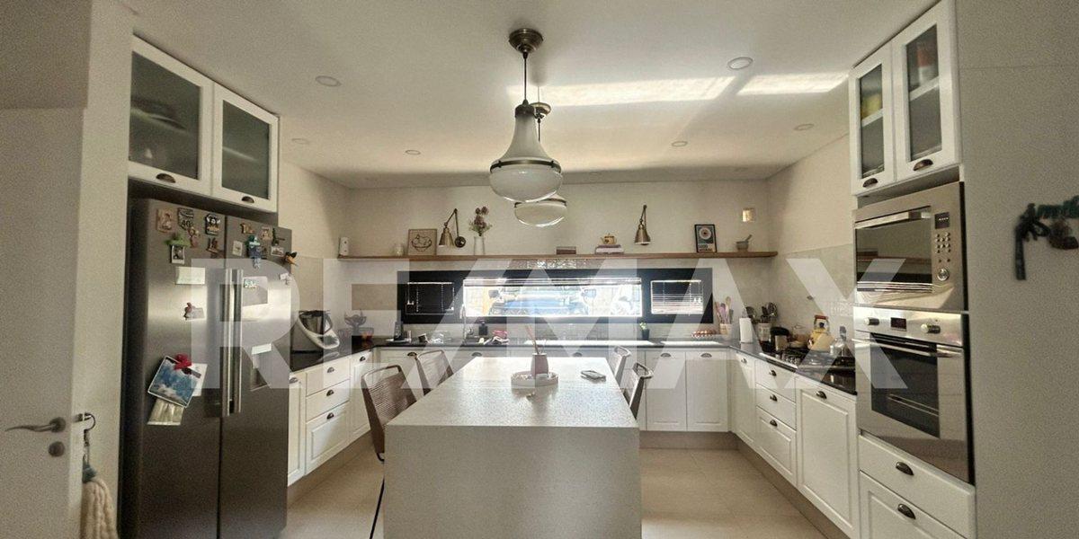 Foto de Venta Casa Nivel Gerencial - Piedras Blancas, imagen 5