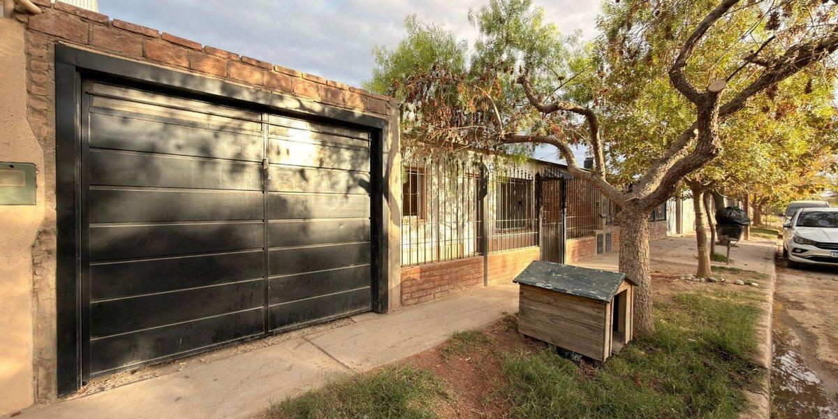 Foto de VENTA DE CASA EN CENTENARIO Entrega y Financiacion, imagen 5