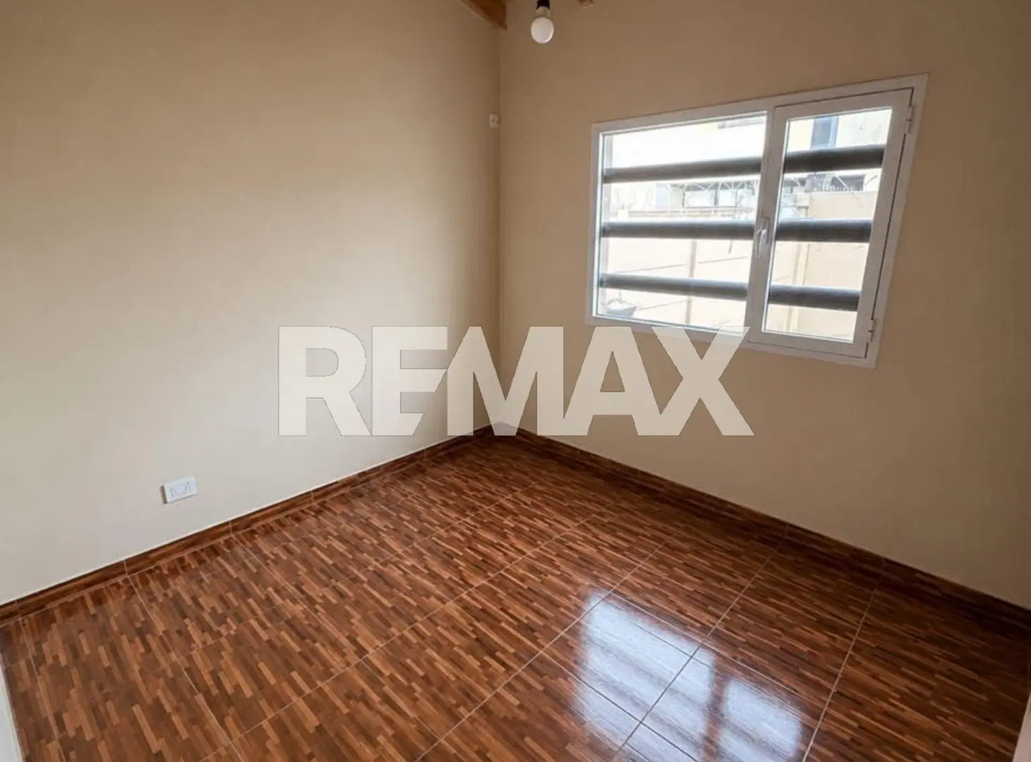 VENTA CASA 2 DORMITORIOS - CIPOLLETTI 5