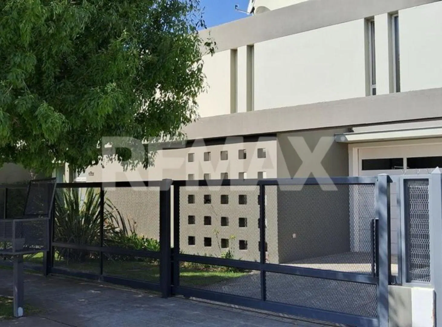 Venta casa  en El manzanar Cipolletti 3