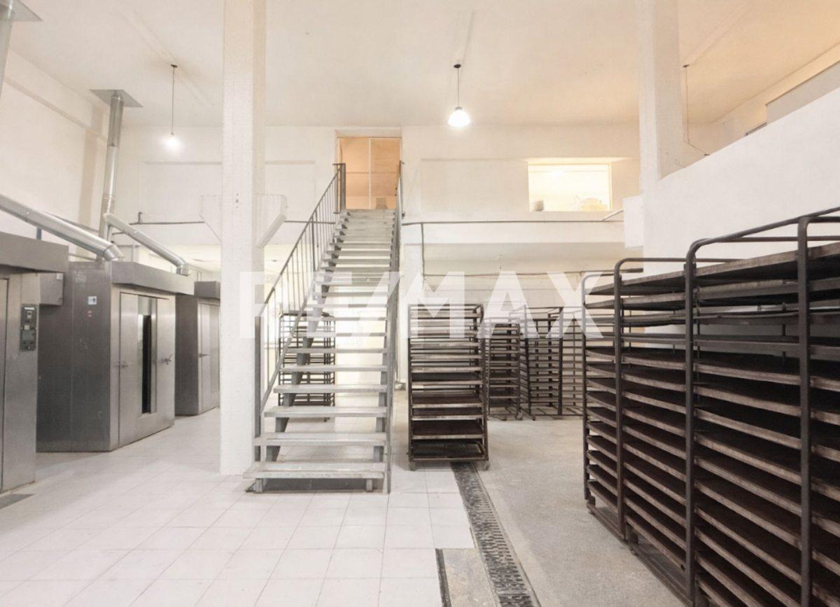 Foto de VENTA LOCAL, OFICINAS Y GALPÓN CENTRO CIPOLLETTI, imagen 4