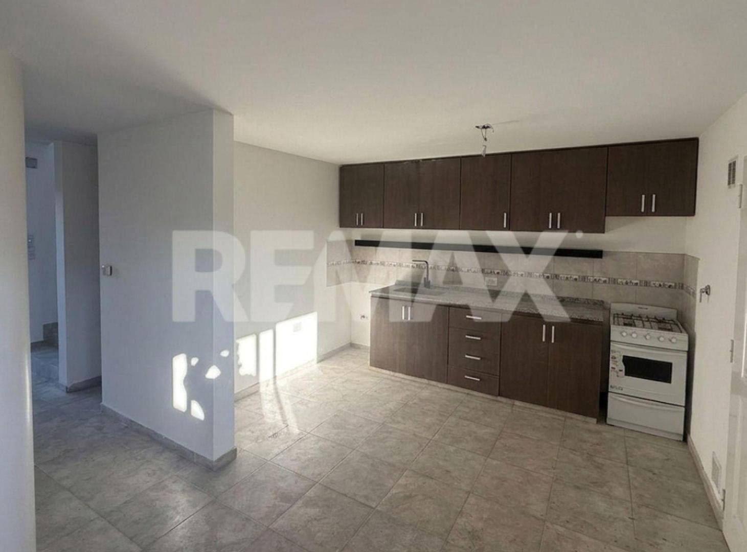 Foto de DUPLEX EN VENTA 2 DORMITORIOS CIPOLLETTI, imagen 1