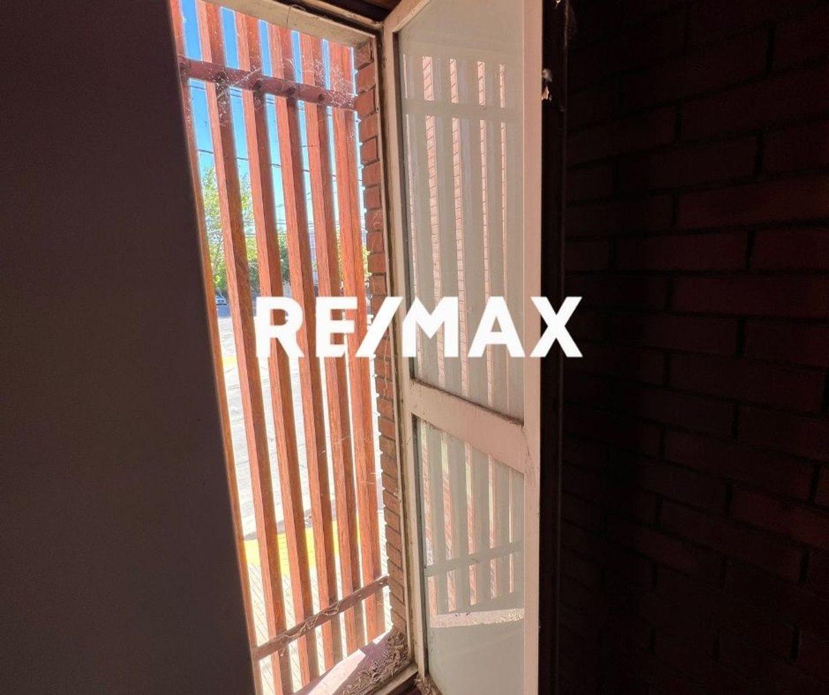Foto de VENTA CASA APTO PROFESIONAL - CIPOLLETTI, imagen 5