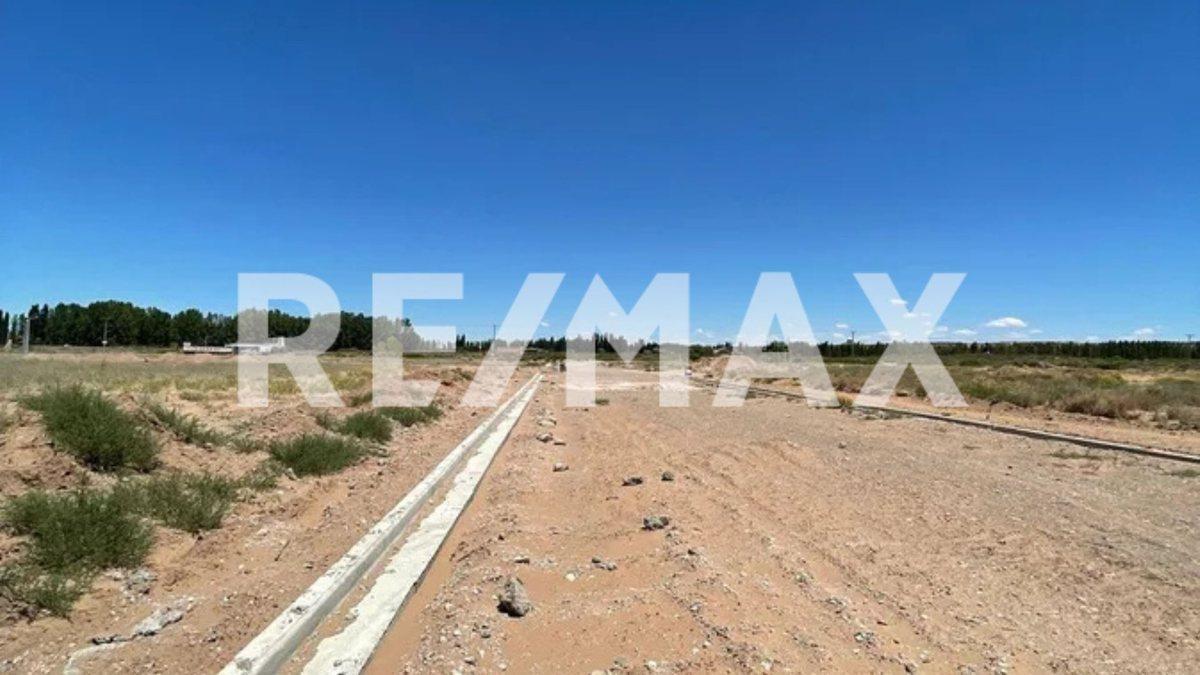 Foto de VENTA LOTE EN ESQUINA LAS PETUNIAS PLOTTIER, imagen 3