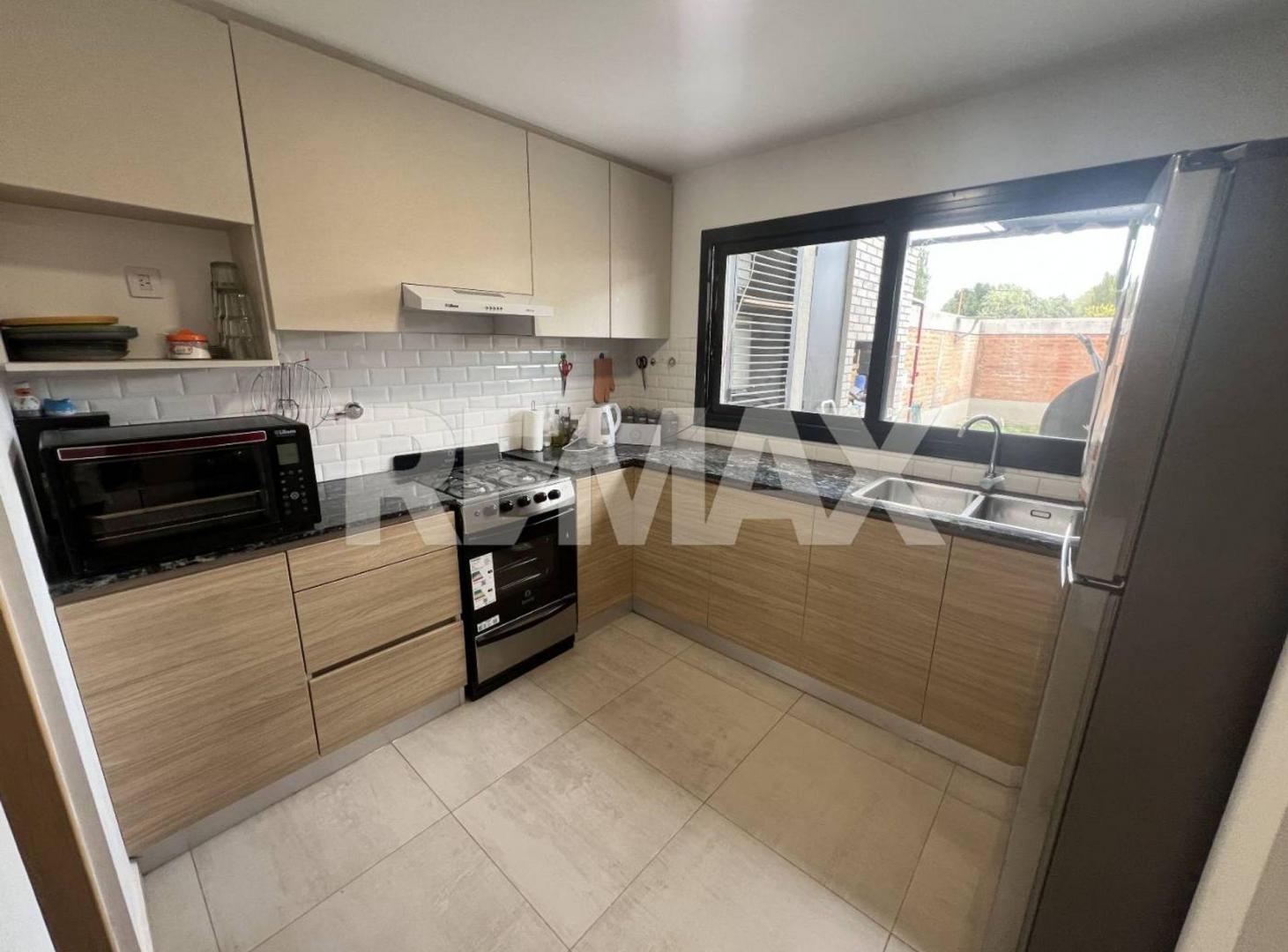 Foto de DÚPLEX EN VENTA CIPOLLETTI RÍO NEGRO 4 AMBIENTES, imagen 2