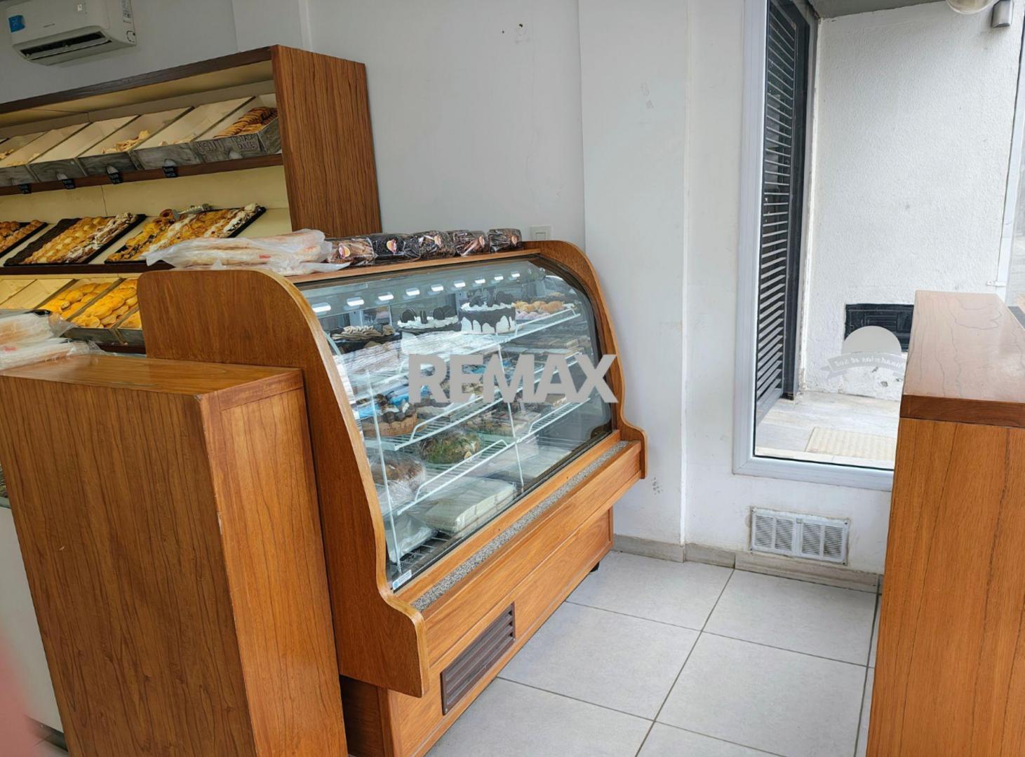 Foto de ALQUILER DE LOCAL COMERCIAL - CENTRO DE CIPOLLETTI, imagen 4