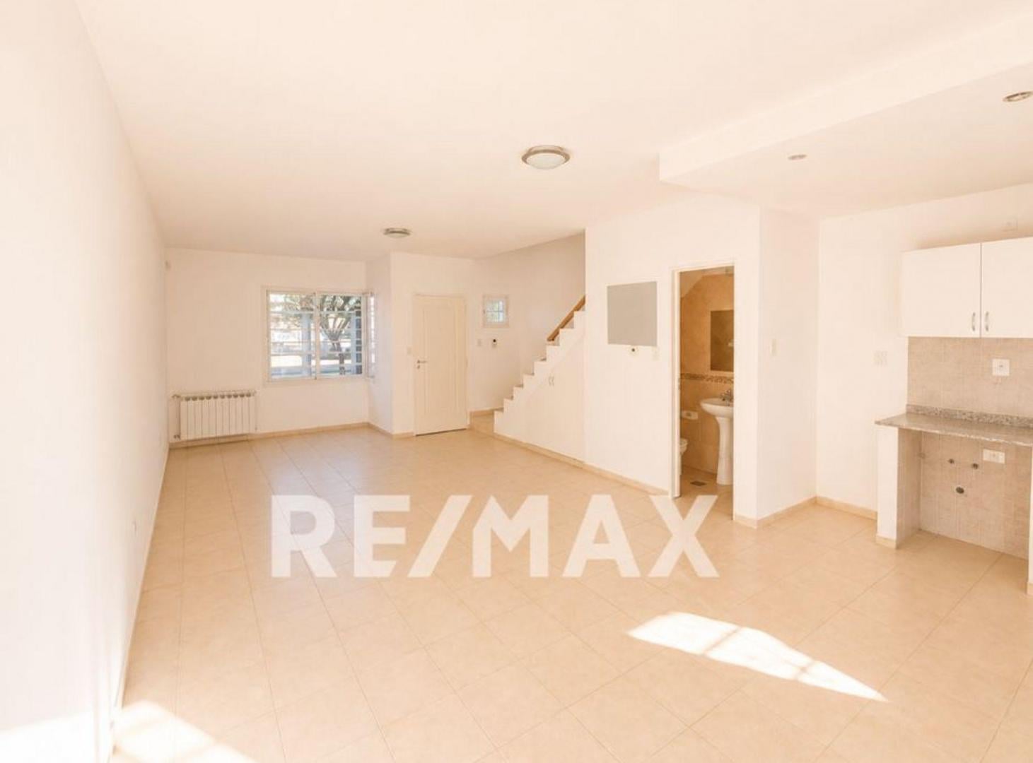 Foto de VENTA DUPLEX 2 DORMITORIOS CIPOLLETTI, imagen 2