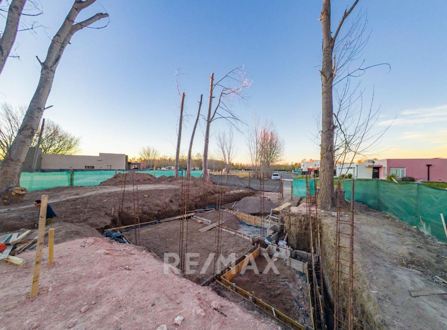 Foto de VENTA TERRENO UF 45 FONDO DE LAGUNA Y CANCHA, imagen 2