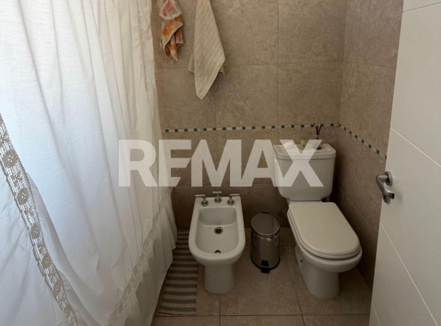 Foto de VENTA DEPARTAMENTO CIPOLLETTI, imagen 4