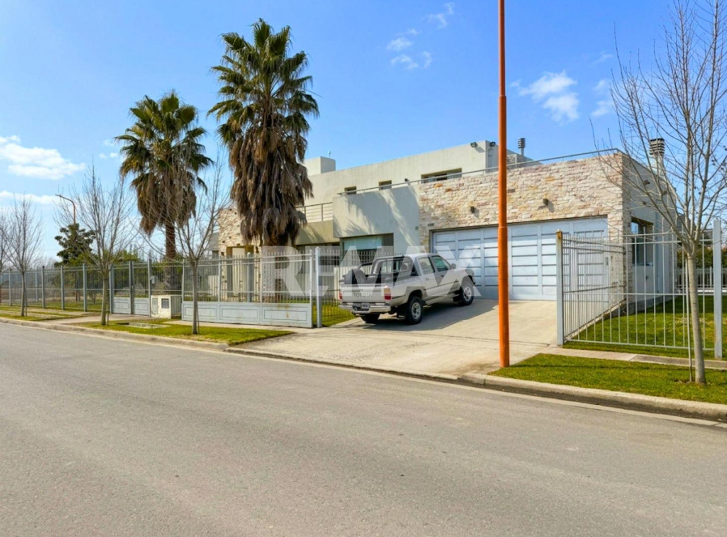 Foto de VENTA CASA 5 DORMITORIOS MANZANAR MILLENIUM, imagen 1