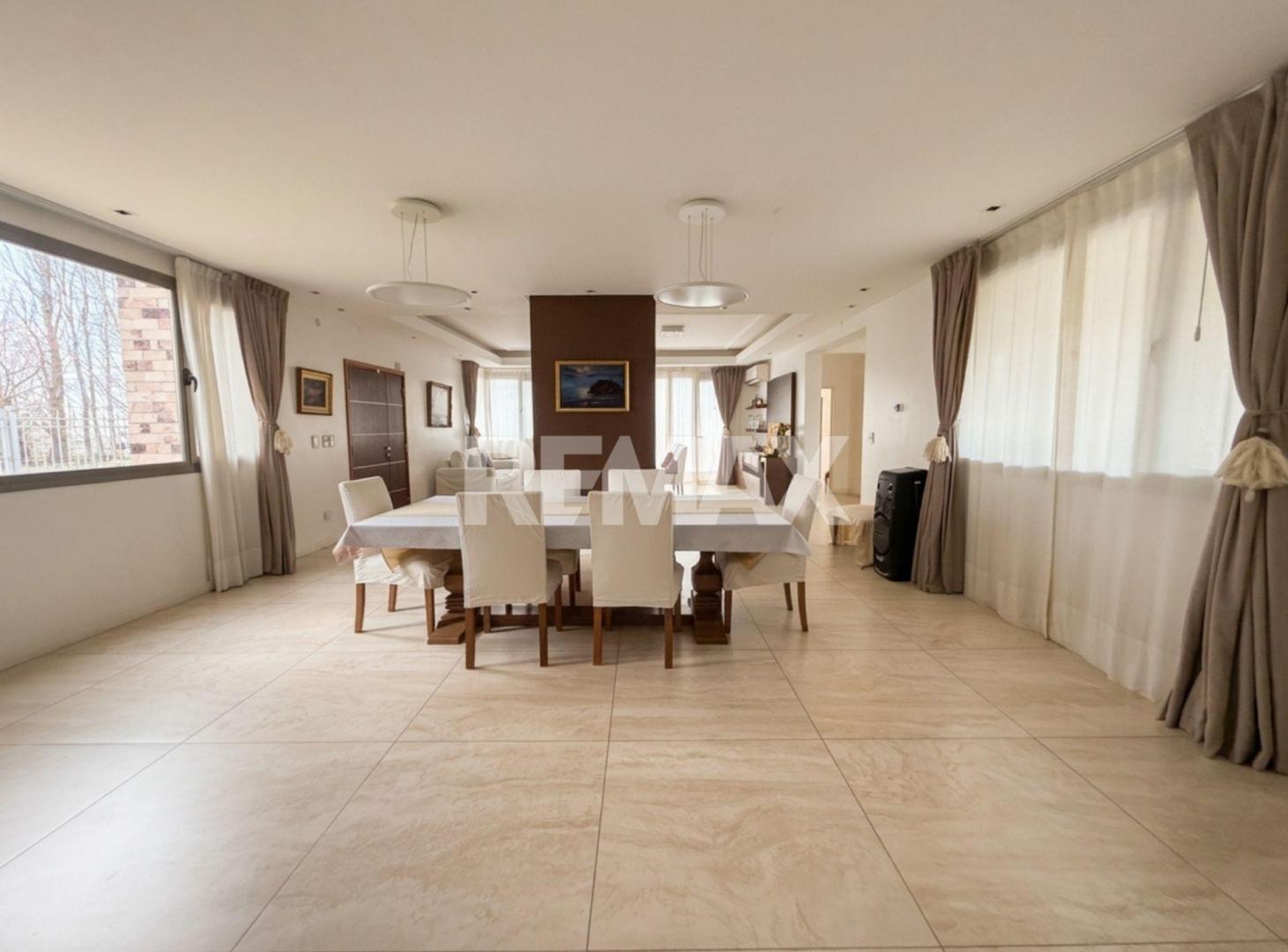 Foto de VENTA CASA 5 DORMITORIOS MANZANAR MILLENIUM, imagen 2