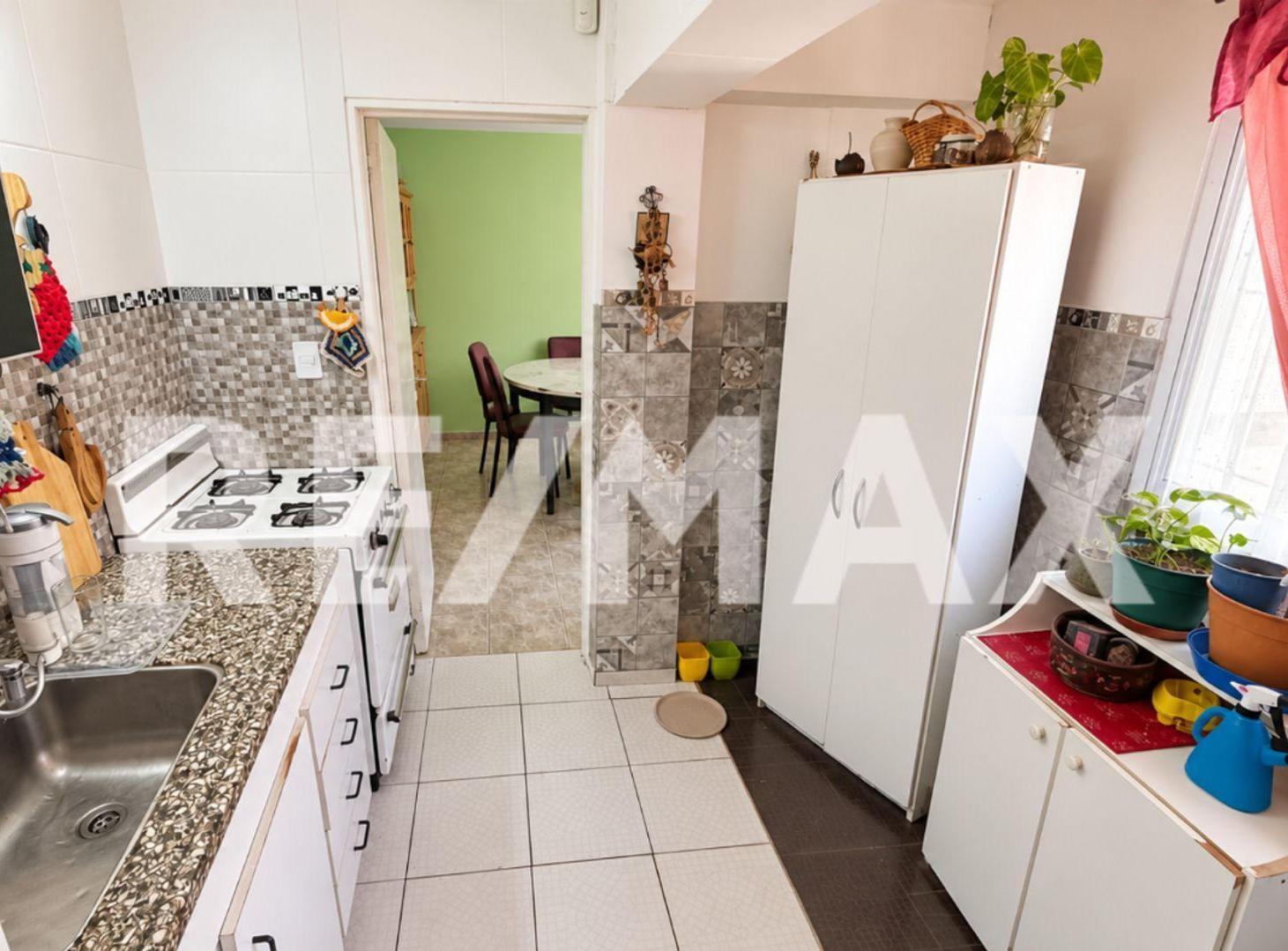 Foto de VENTA DPTO 200 VIV CIPOLLETTI, imagen 2
