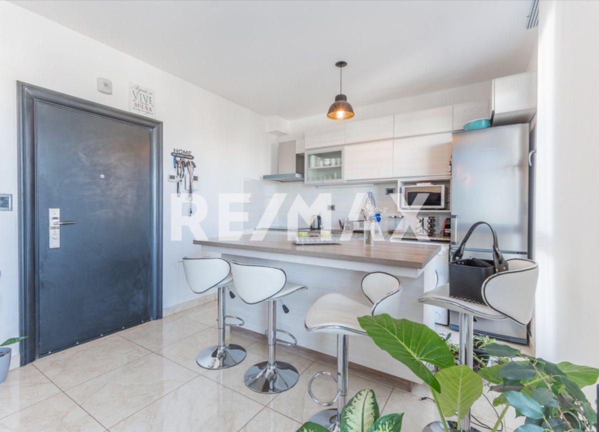 Foto de VENTA DEPARTAMENTO 2 DORMITORIOS CENTRO NEUQUEN, imagen 5