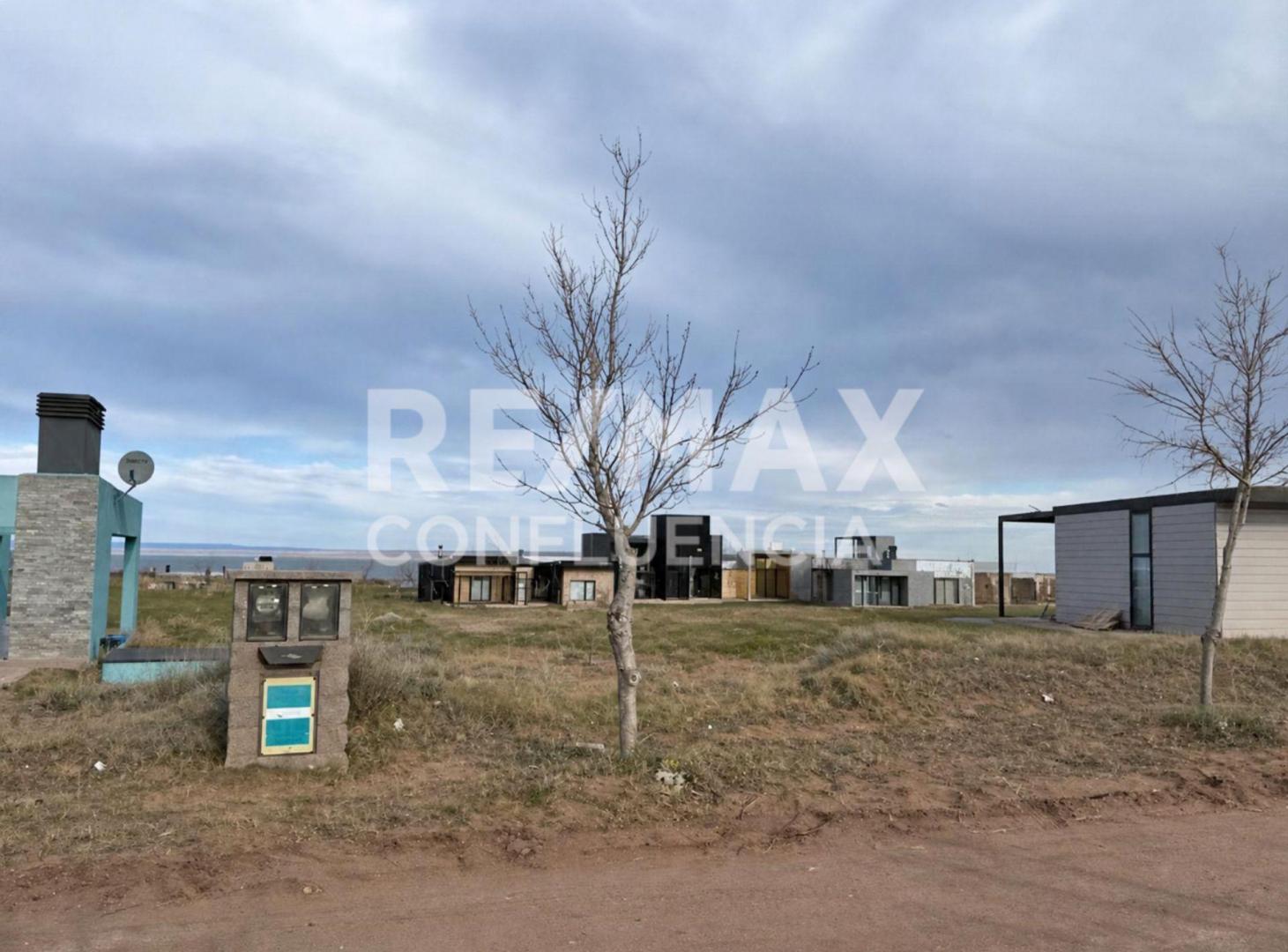 Foto de LOTE EN CHOCON MEDIO-TERRAZAS-A 300 MT DE LA COSTA, imagen 5