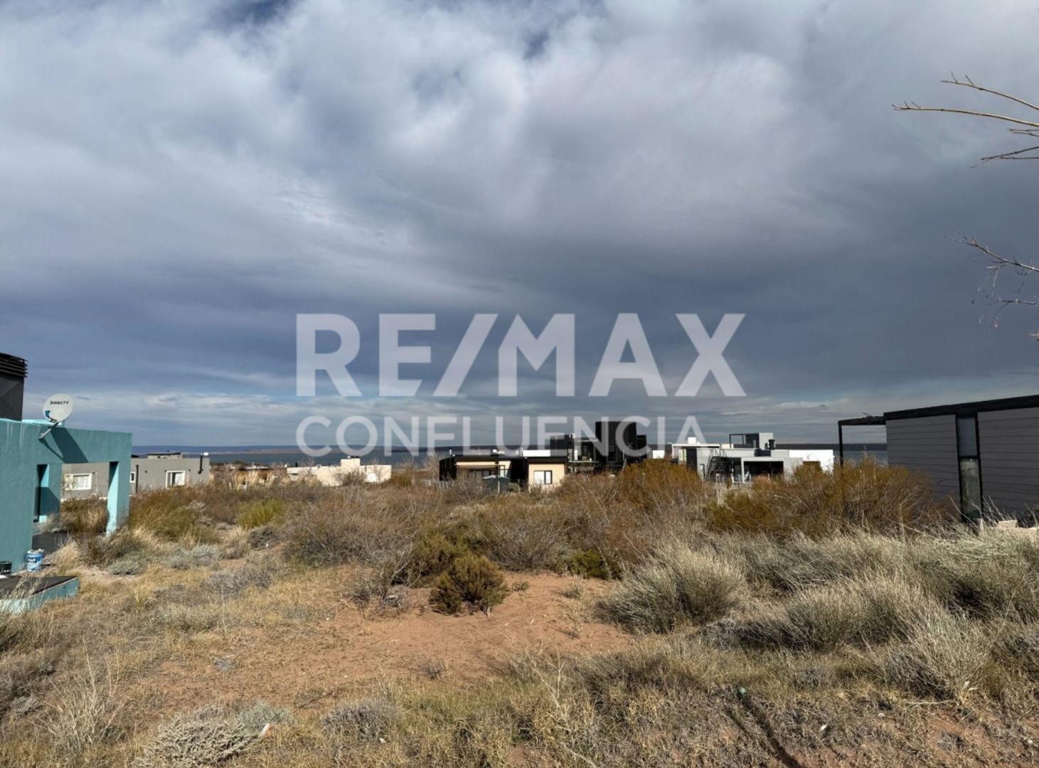 Foto de LOTE EN CHOCON MEDIO-TERRAZAS-A 300 MT DE LA COSTA, imagen 3