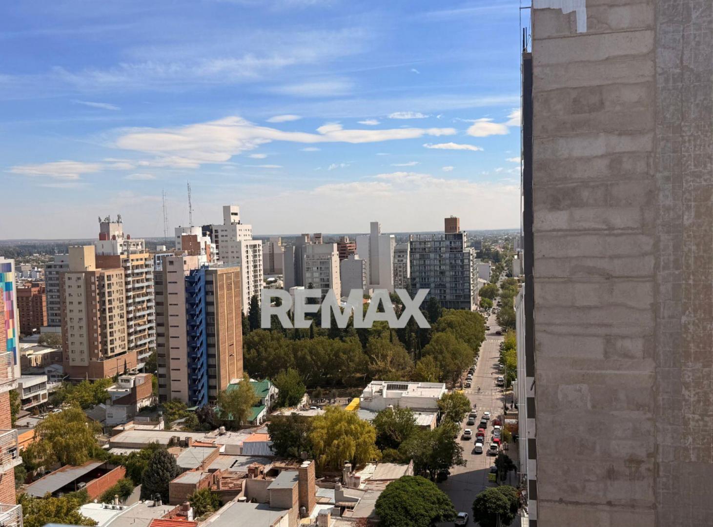Foto de VENTA DEPARTAMENTO 1 DORM C/COCHERA NEUQUEN CENTRO, imagen 2