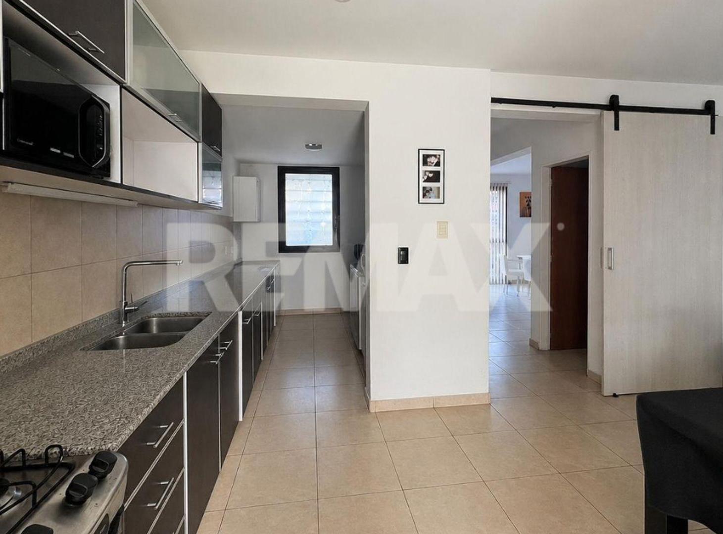 Foto de DÚPLEX 3 DORMITORIOS EN B SAN JORGE, CIPOLLETTI, imagen 4