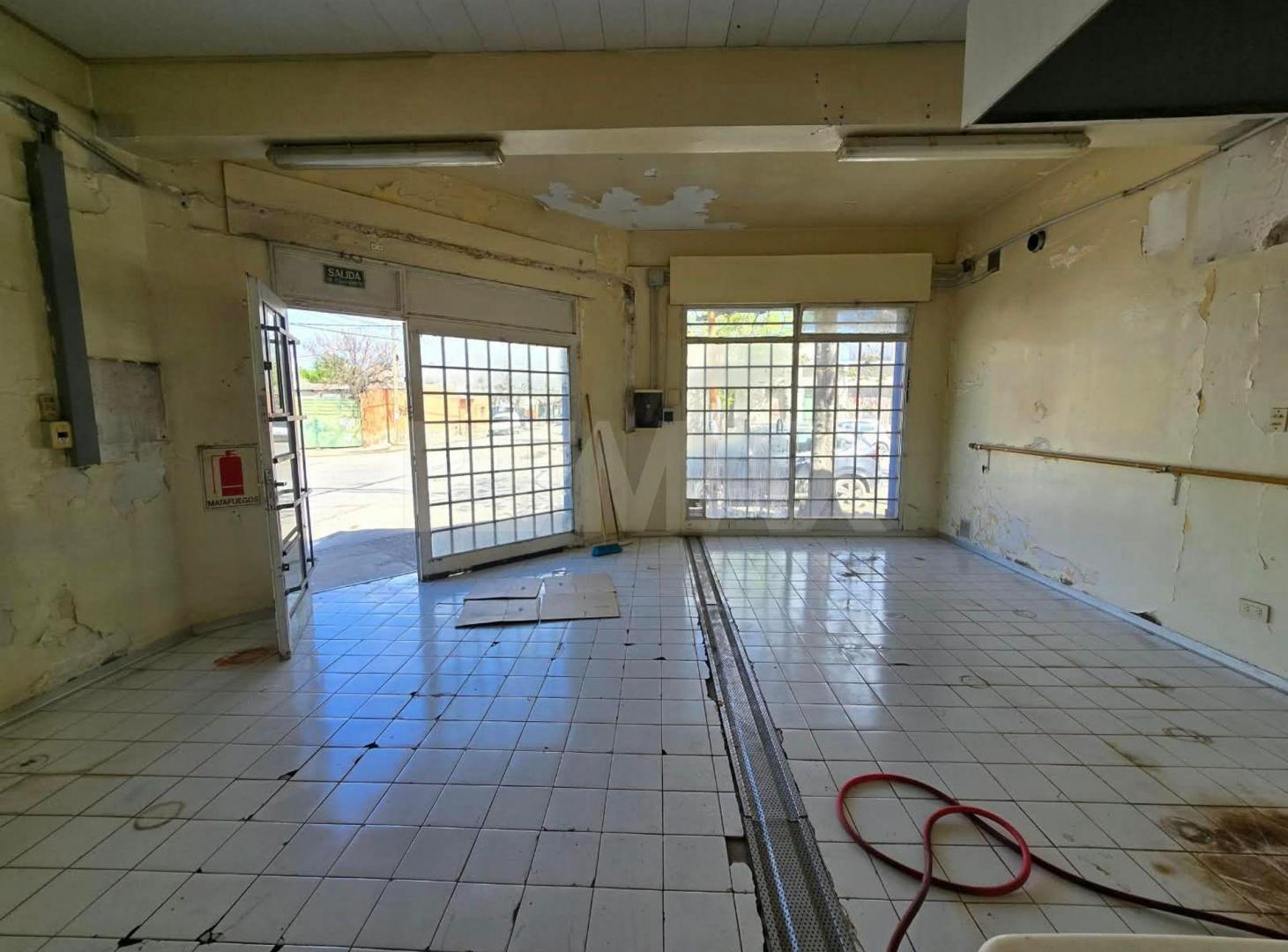 Foto de ALQUILER LOCAL COMERCIAL CIPOLLETTI, imagen 1