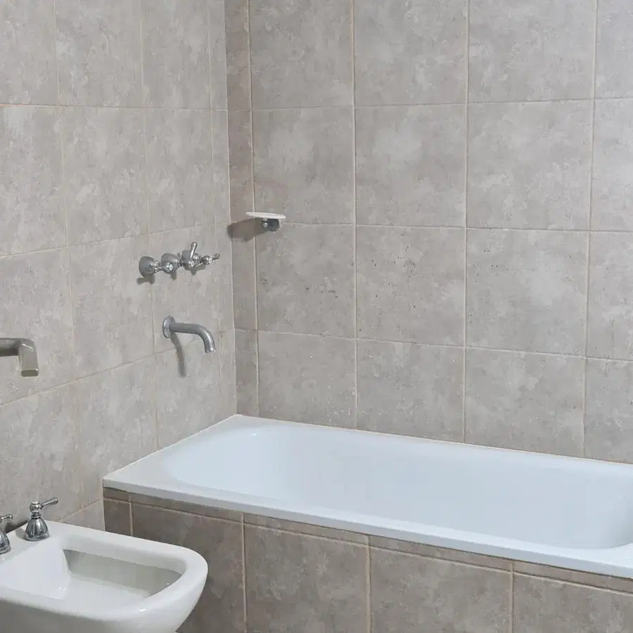 venta con renta - Excelente oficina apto vivienda - consultorio etc 5