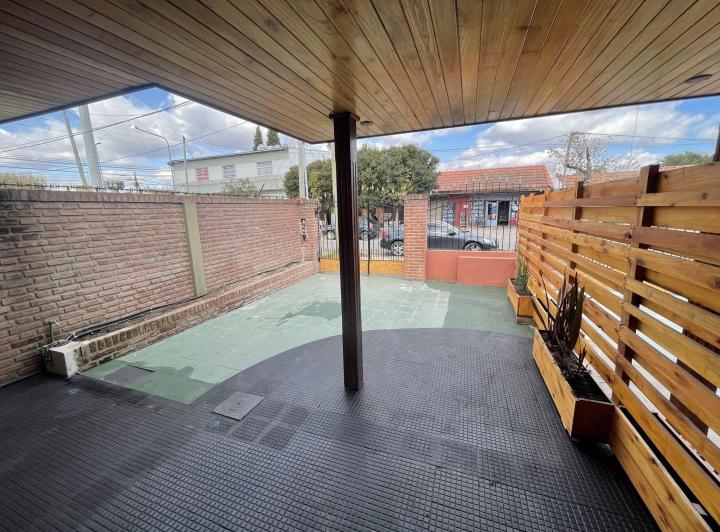 AQUILER CASA - 169 e/ 519 y 520 2