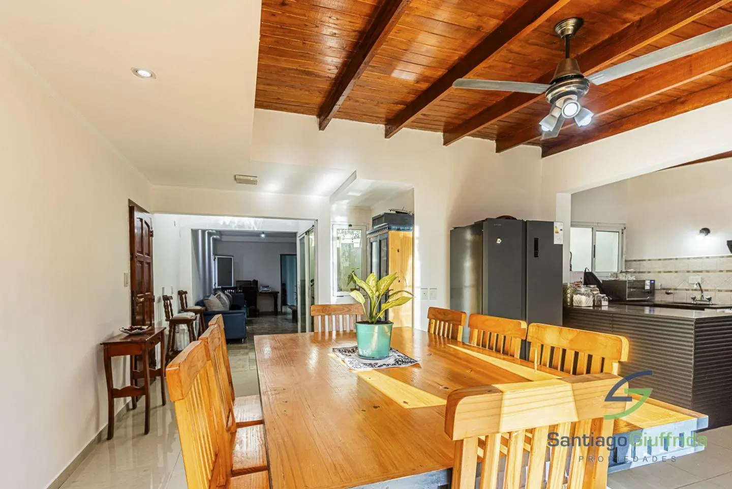 CASA 3 DORM. + DEPTO 1 DORM LOTE 390M2 2