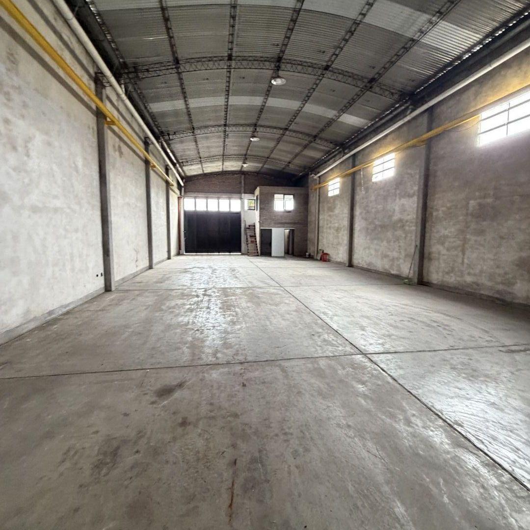 Foto de EXCELENTE GALPON DE 240m2 EN ALQUILER, imagen 5