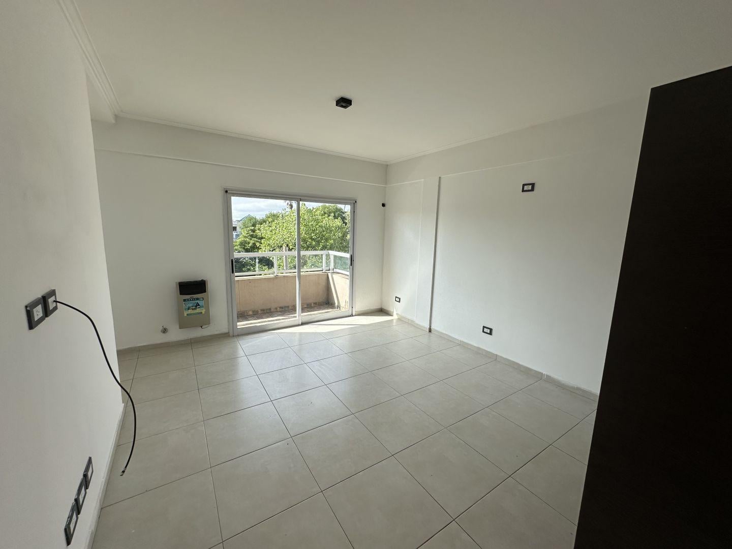 Foto de DEPTO TIPO DUPLEX - 526 e/ 25 y 26, imagen 3