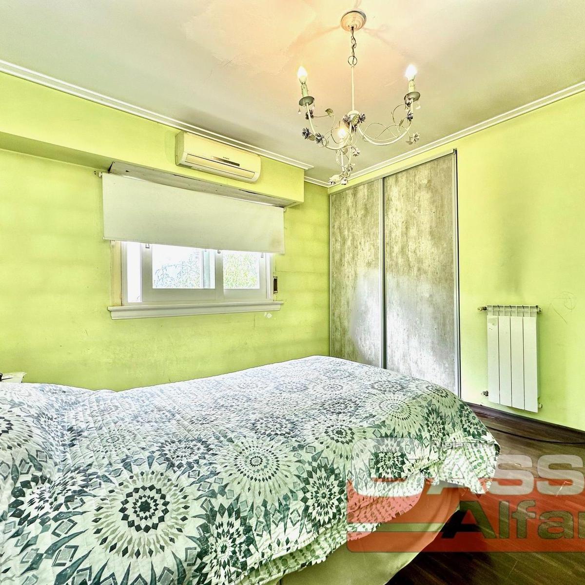 Casa Sobre Lote de 20 m Frente, Dos Plantas, 4 Dorm., Fondo con Piscina, Sotano, Play Room, Res 2