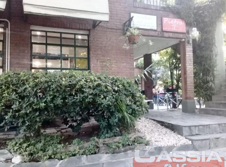 LOCAL COMERCIAL/PROFESIONAL EN PRIMER PISO EN GALERIA DEL PASEO ALVEAR CHICO 18m2 5
