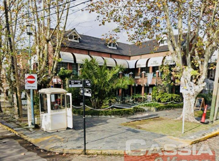 LOCAL COMERCIAL/PROFESIONAL EN PRIMER PISO EN GALERIA DEL PASEO ALVEAR CHICO 18m2 2