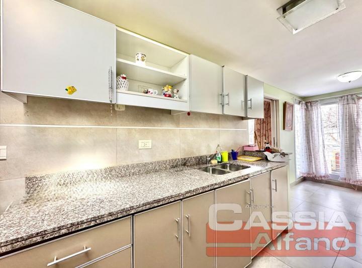 DEPARTAMENTO IMPECABLE ESTADO 4 AMBIENTES, COCHERA DOBLE, BALCON Y AMENITIES 3