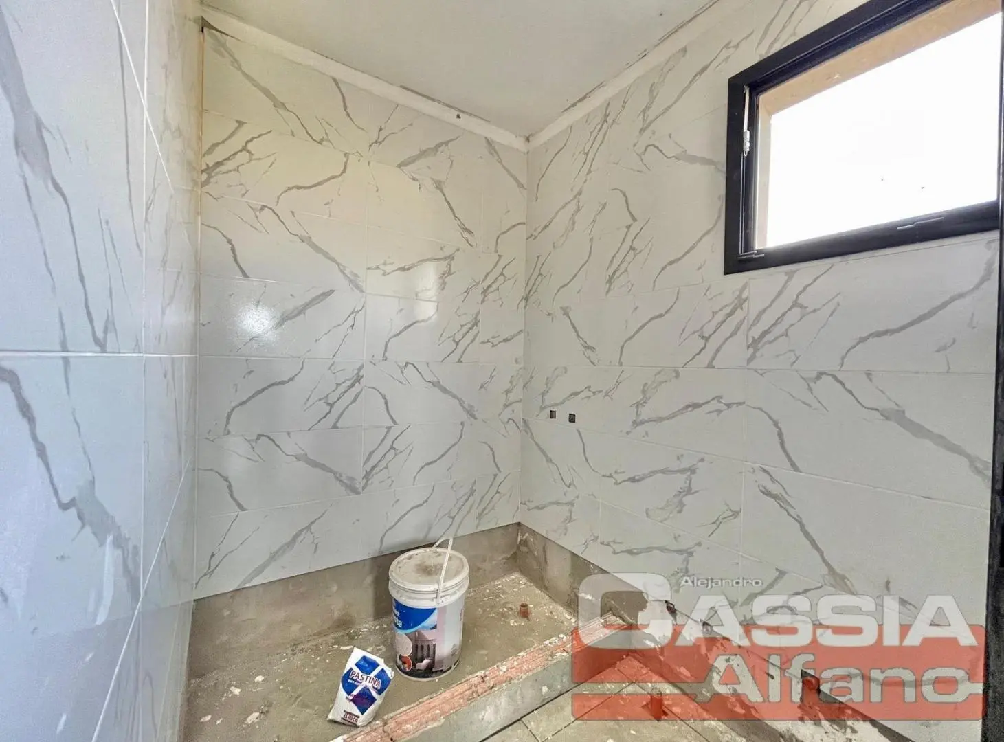 CASA 4 AMBIENTES A ESTRENAR, IMPECABLE ESTADO EN BARRIO CERRADO 5