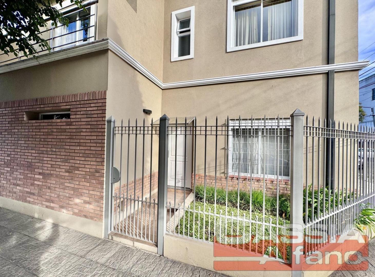 Foto de DUPLEX IMPECABLE 5 AMBIENTES, COCHERA, PATIO Y ALTILLO, 3 BAÑOS, imagen 3