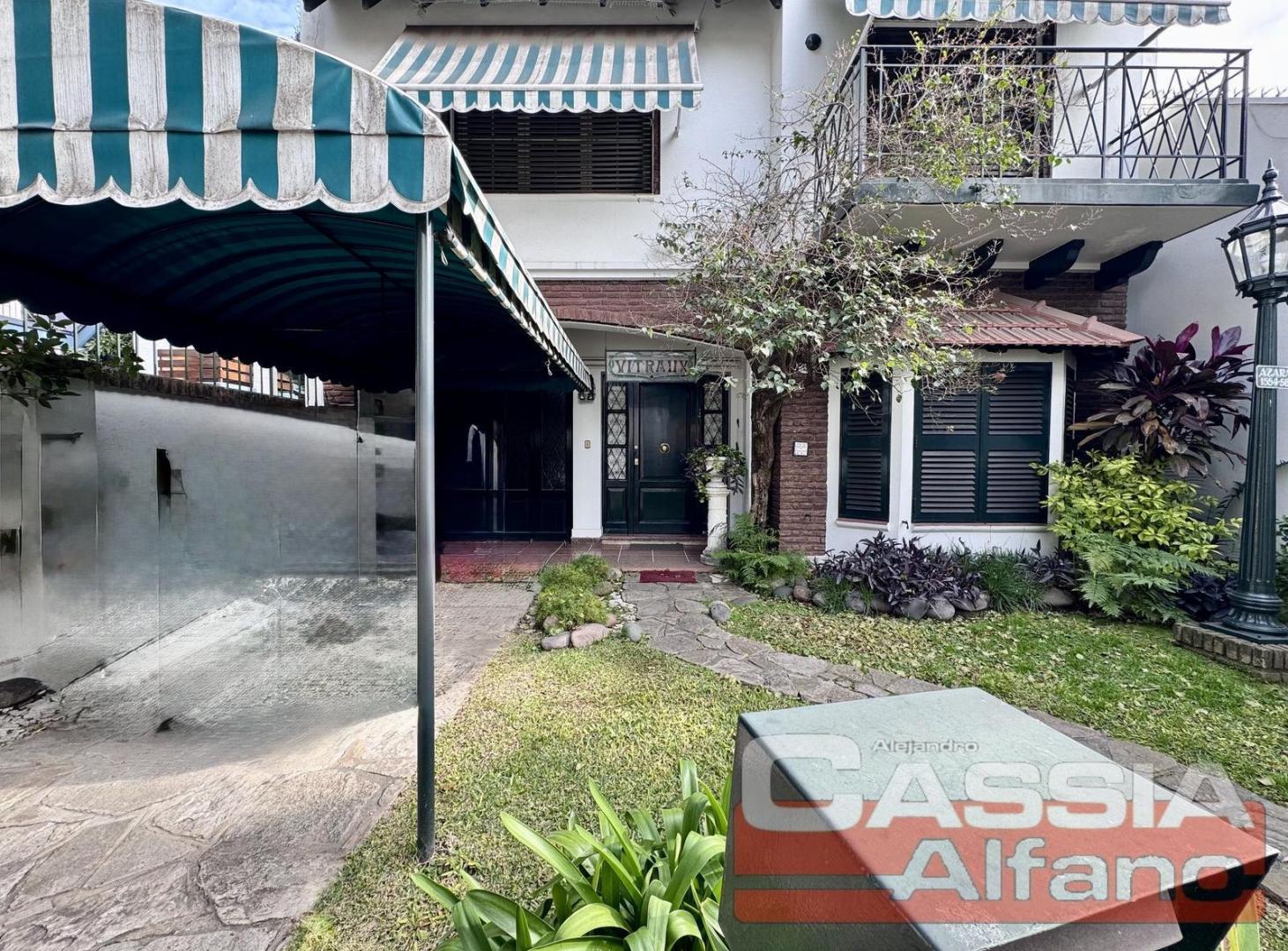 Foto de CHALET INGLES 4 AMBIENTES CON COCHERA, FONDO LIBRE, QUINCHO Y PISCINA, imagen 5