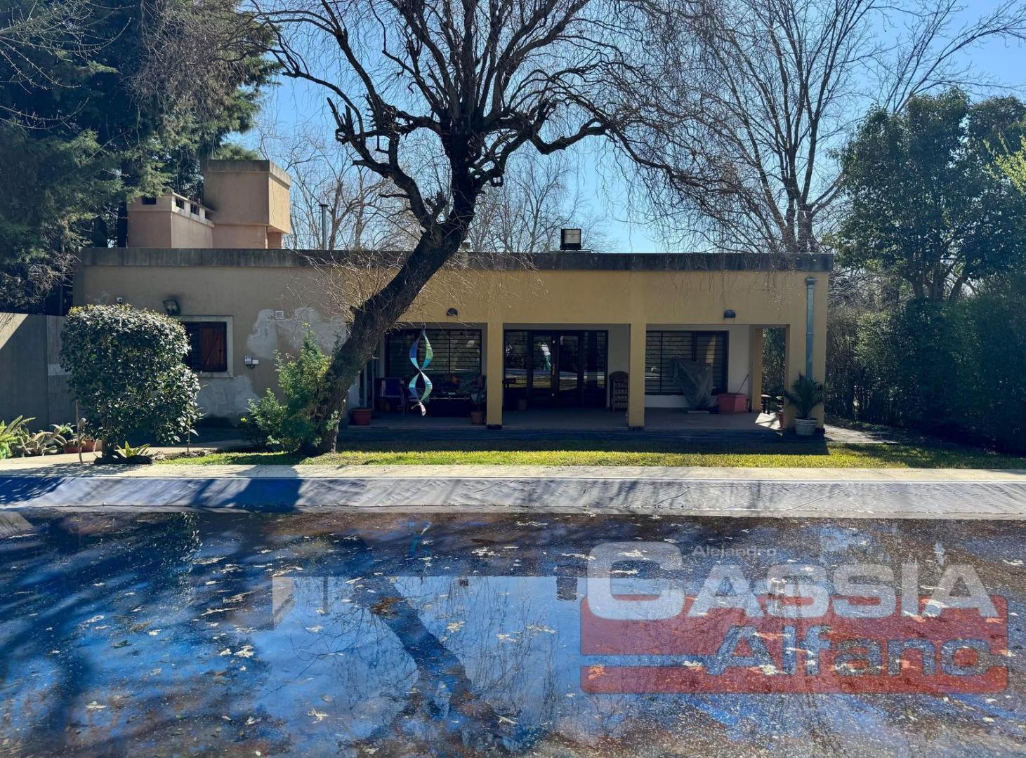 Foto de CASA TRES AMBIENTES AL FRENTE EN BARRIO RESIDENCIAL LOTE PROPIO, imagen 2