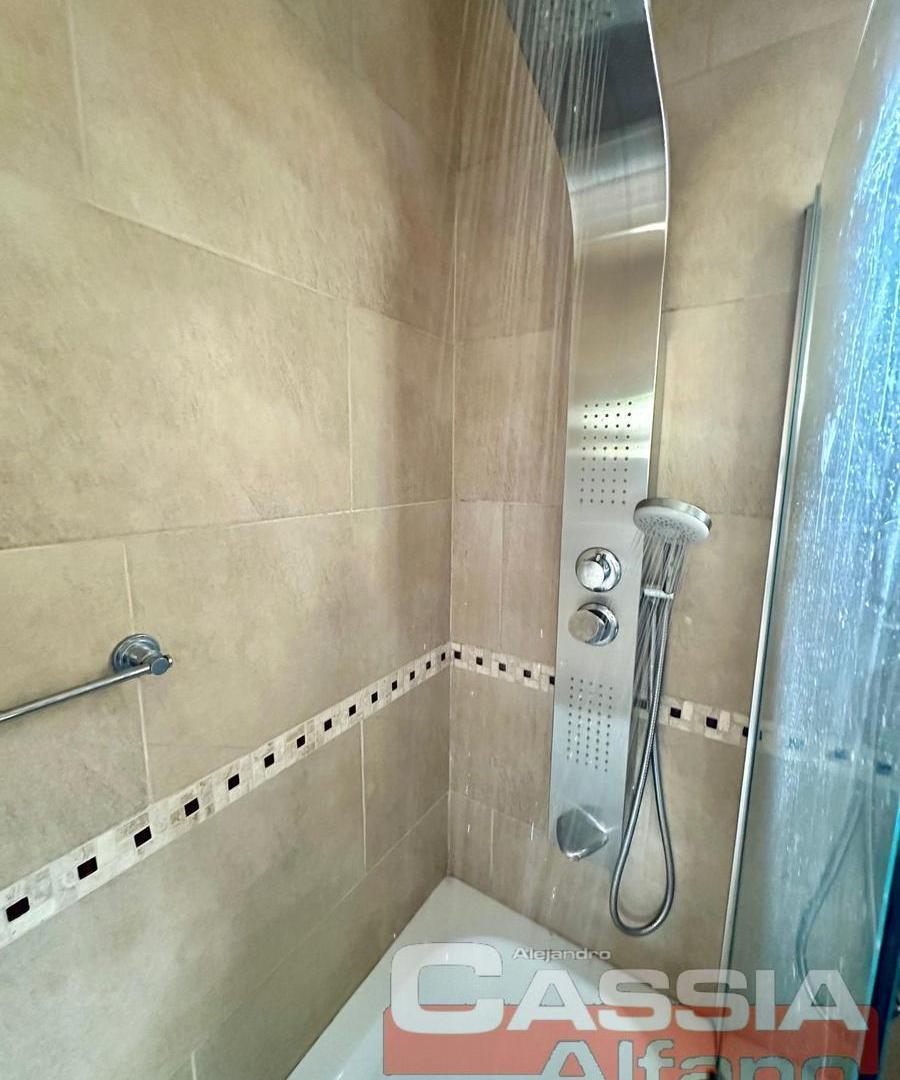 Foto de CASA AL FRENTE 3 AMBIENTES, DOS BAÑOS, CON COCHERA, FONDO LIBRE Y, imagen 2