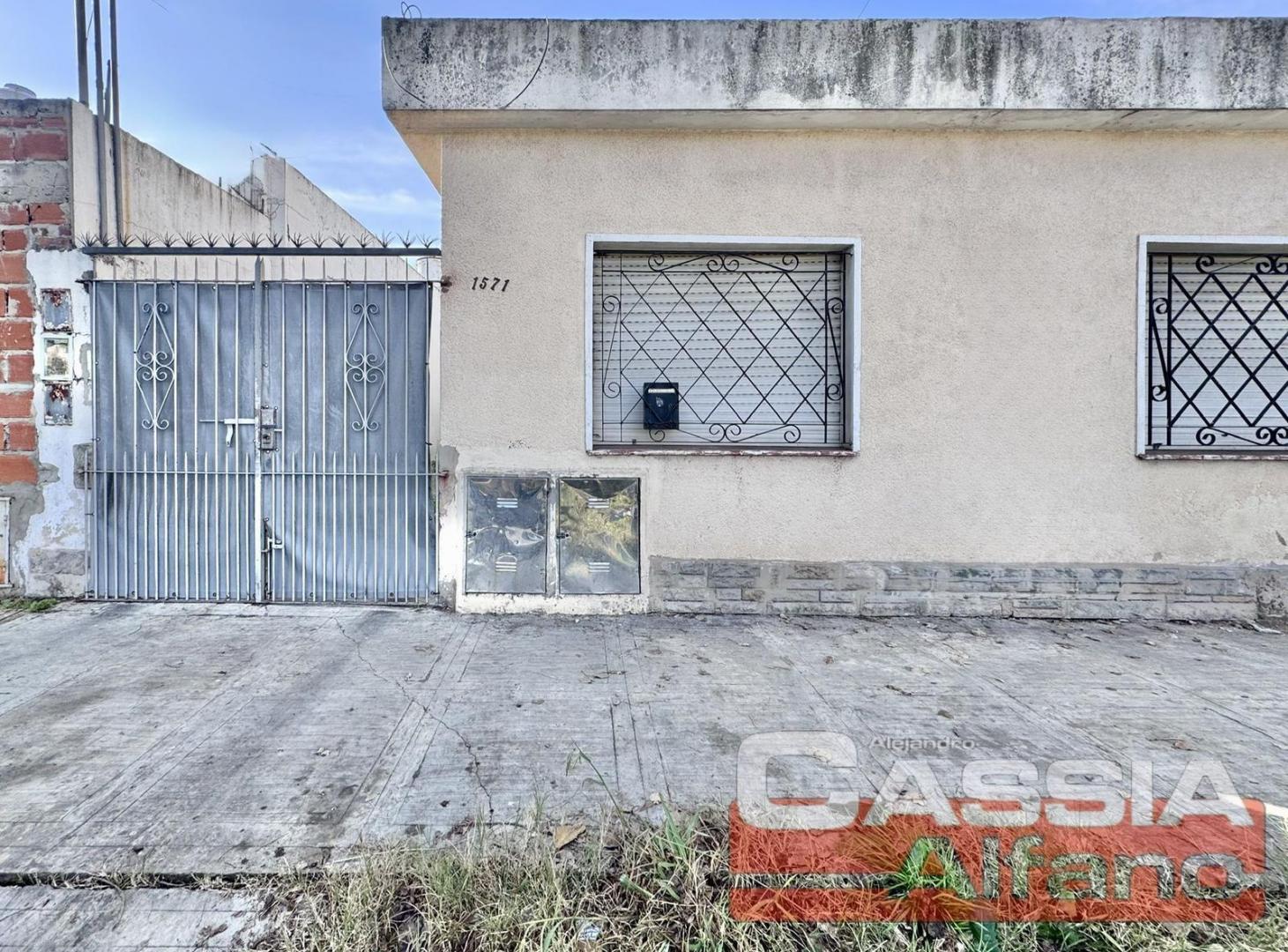 Foto de CASA EN PH CON DOS DORMITORIOS Y PATIO INTERNO CON COCHERA EXCELENTE, imagen 3