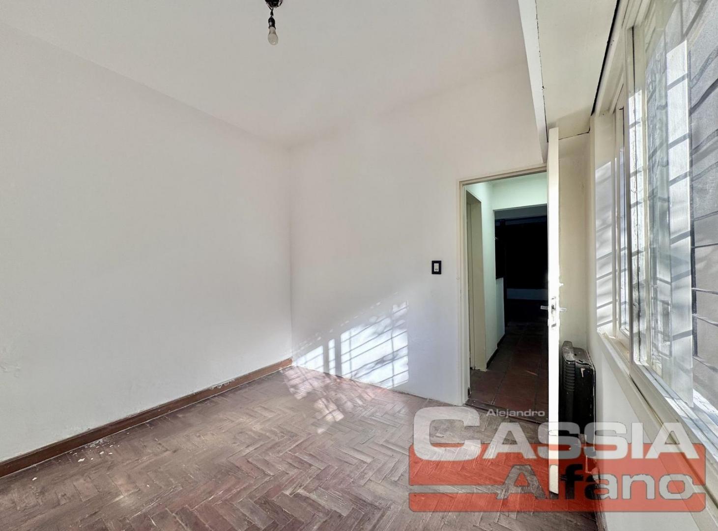 Foto de CASA EN PH CON DOS DORMITORIOS Y PATIO INTERNO CON COCHERA EXCELENTE, imagen 1