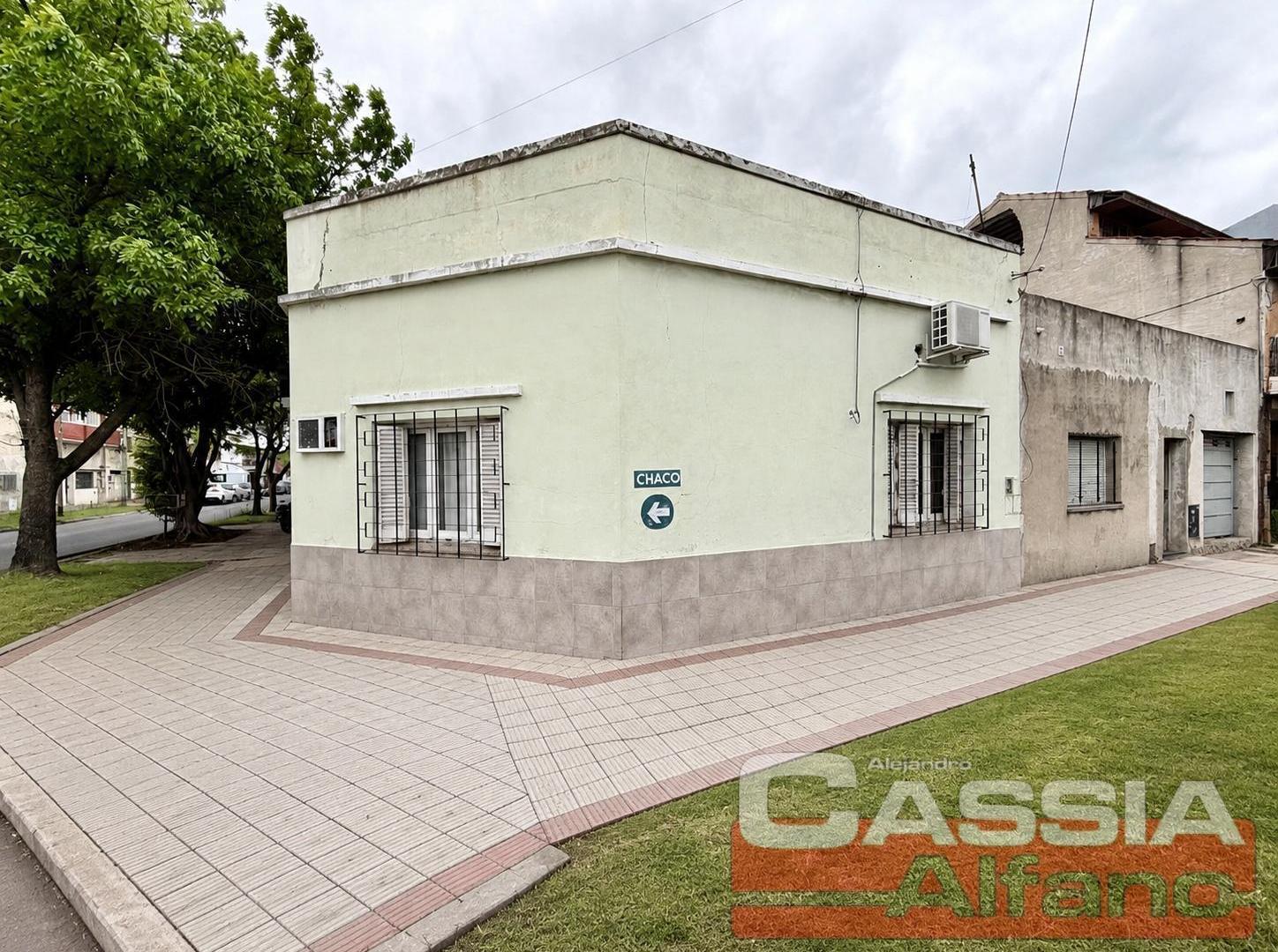 Foto de DOS CASAS SOBRE UN LOTE VENTA EN BLOCK, 3 AMBIENTES CADA UNA PATIO Y, imagen 1