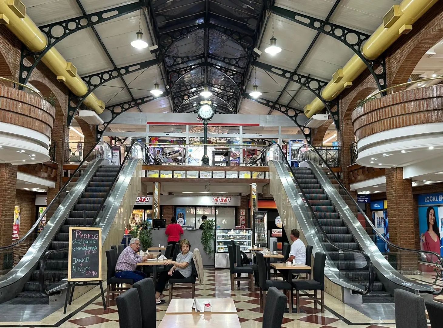 Locales en alquiler - Shopping Recoleta 5