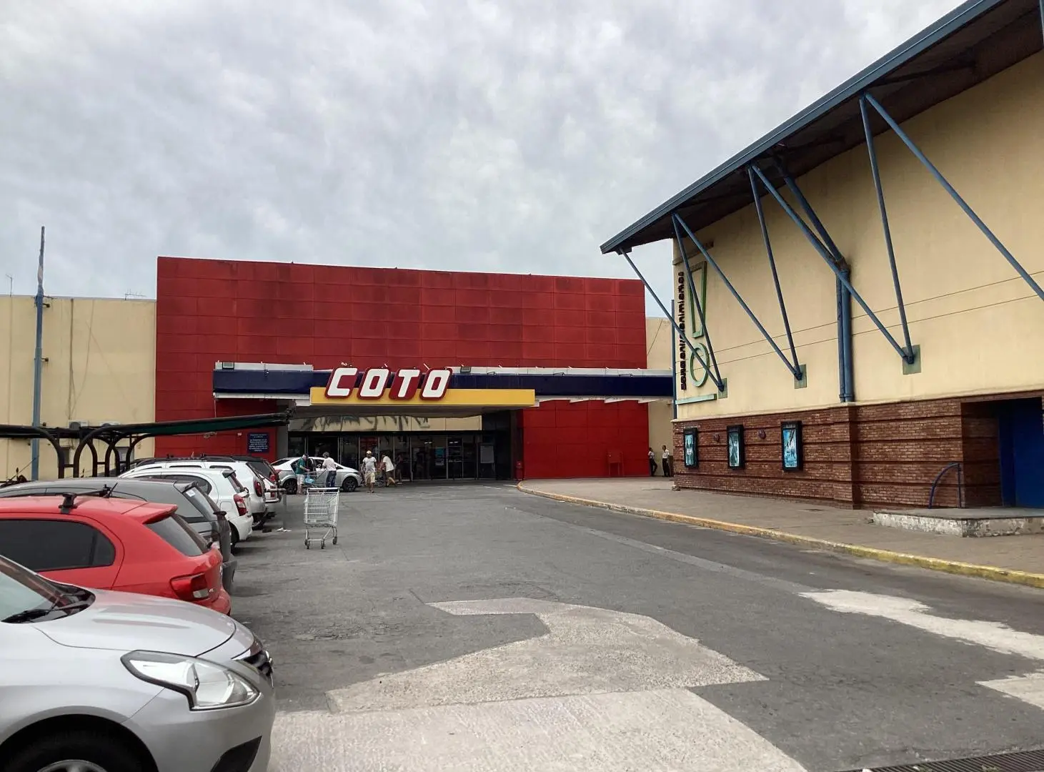 Locales en Alquiler - Dentro de Sucursal Coto Lanus 5