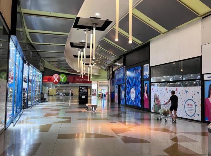 Local comercial en Shopping Temperley 5