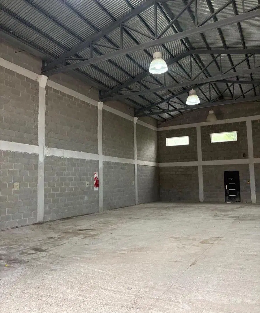 SE ALQUILA GALPÓN EN NEUQUÉN CAPITAL 2