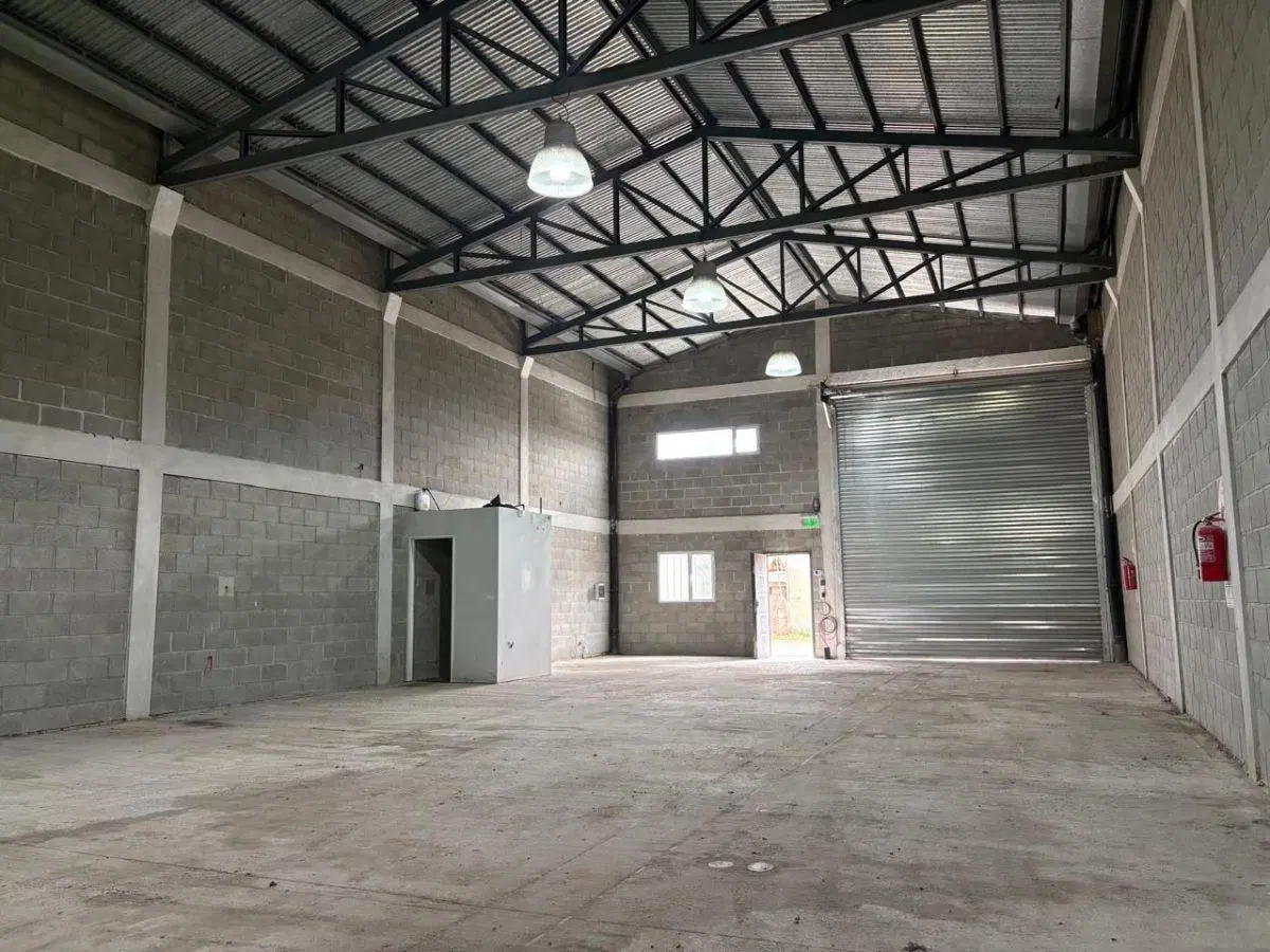 SE ALQUILA GALPÓN EN NEUQUÉN CAPITAL 5