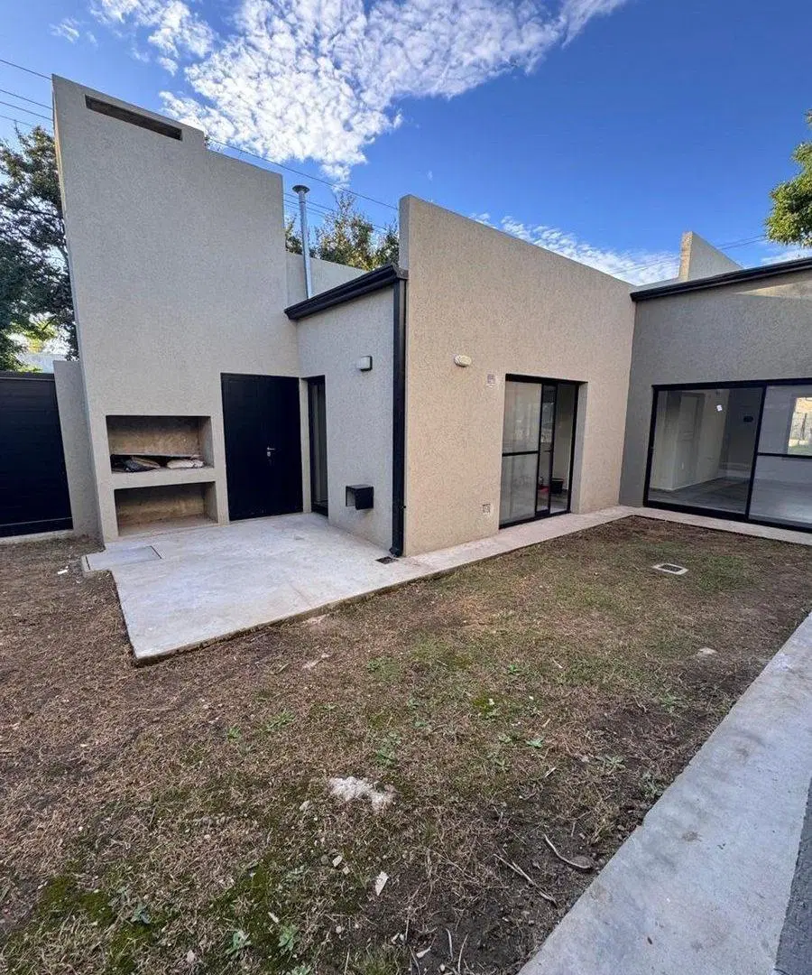 Venta Casa a estrenar - Zona parque 2